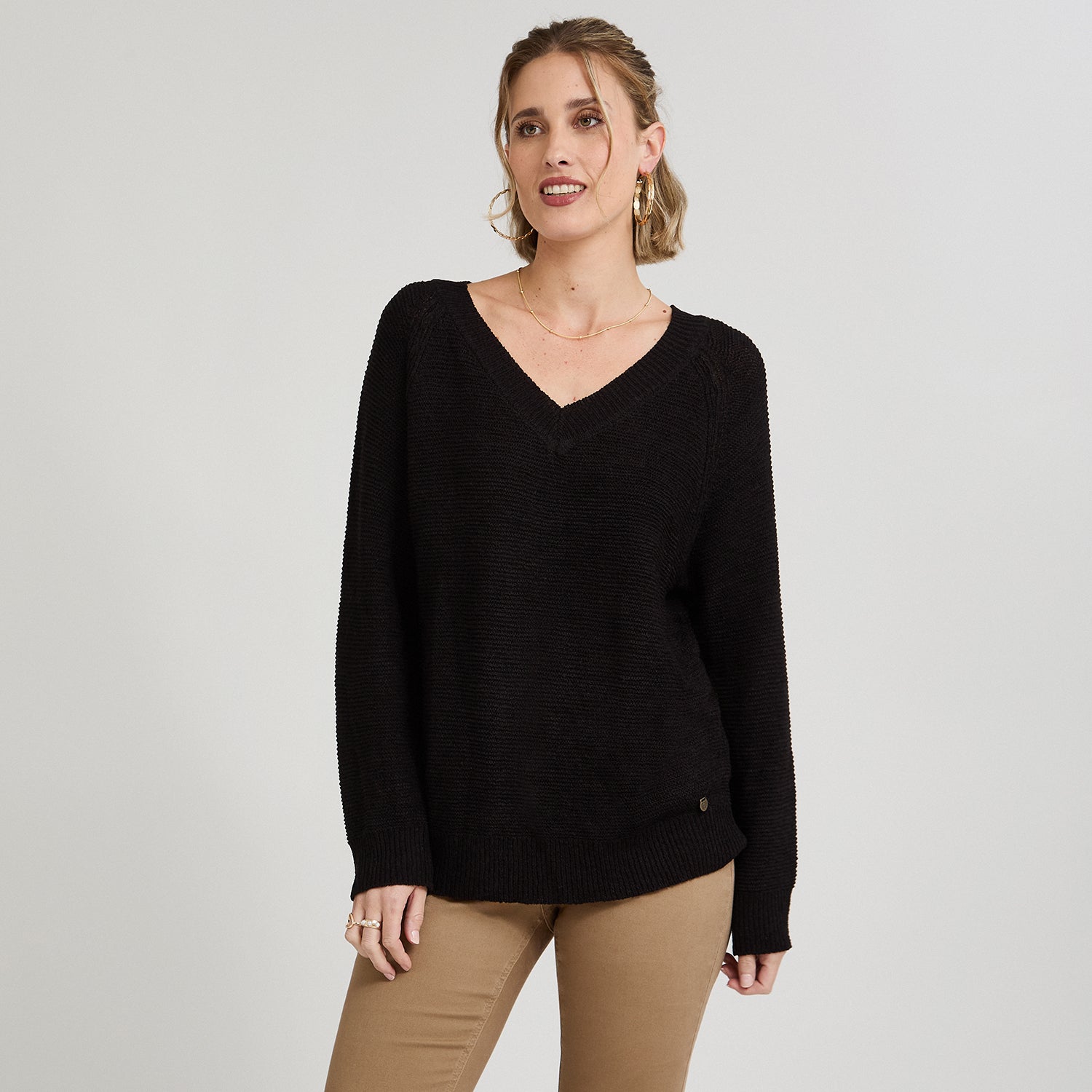 Sweater Negro Manga Larga Baja elasticidad Sin Forro Calce Normal